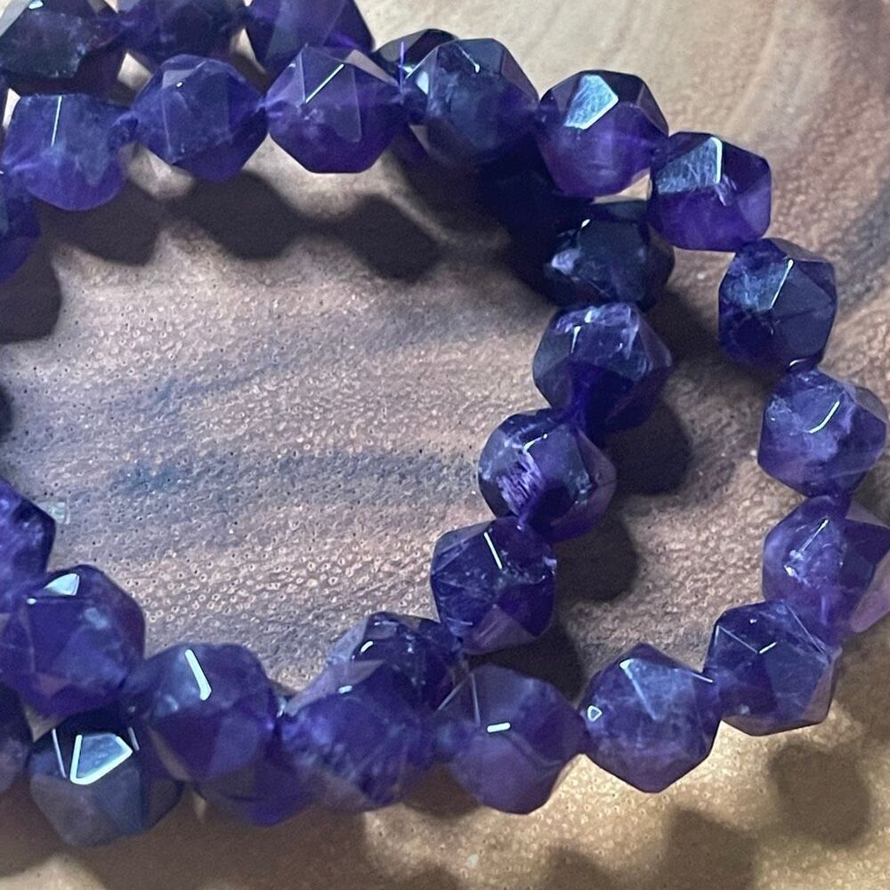 Amethyst purple diamond stretch beaded bracelet 7” crystal healing beads 8mm ONE